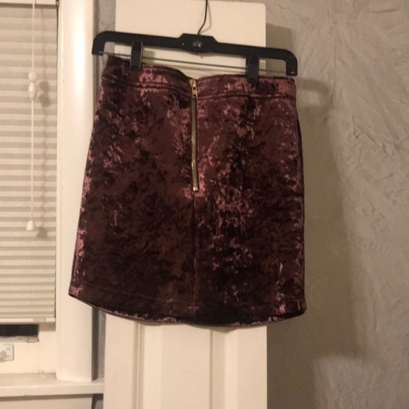 Mini skirt with zipper in front - Picture 1 of 1